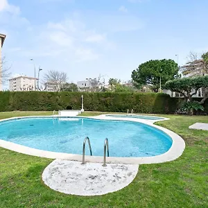 precioso-apto-con-piscina-en-puerto-de-cambrils.catalonia-hotels.com/